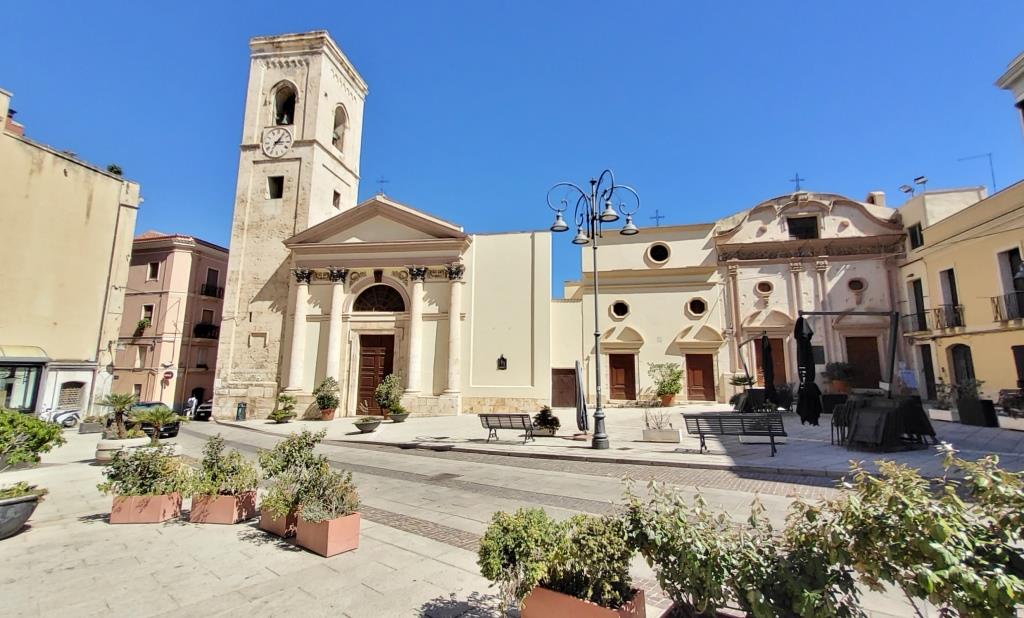 GRANDE APPARTAMENTO DI 6 LOCALI NEL CUORE DI VILLANOVA  IN OTTIME CONDIZIONI